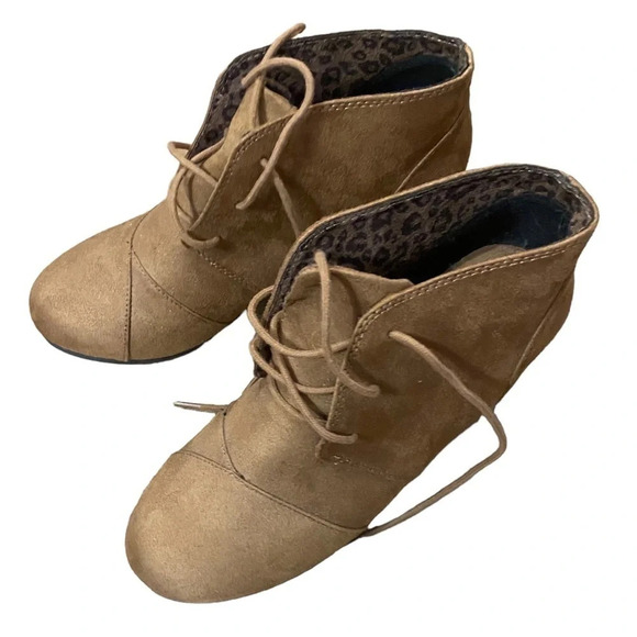 J. Adams Brown Tie up Wedge Boots size 9 - Picture 3 of 5